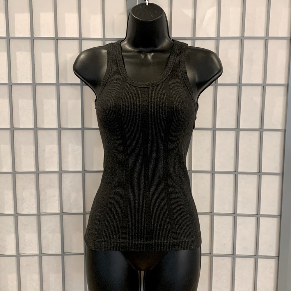 Athleta fitted rib gray tank. Excellent condition Size S